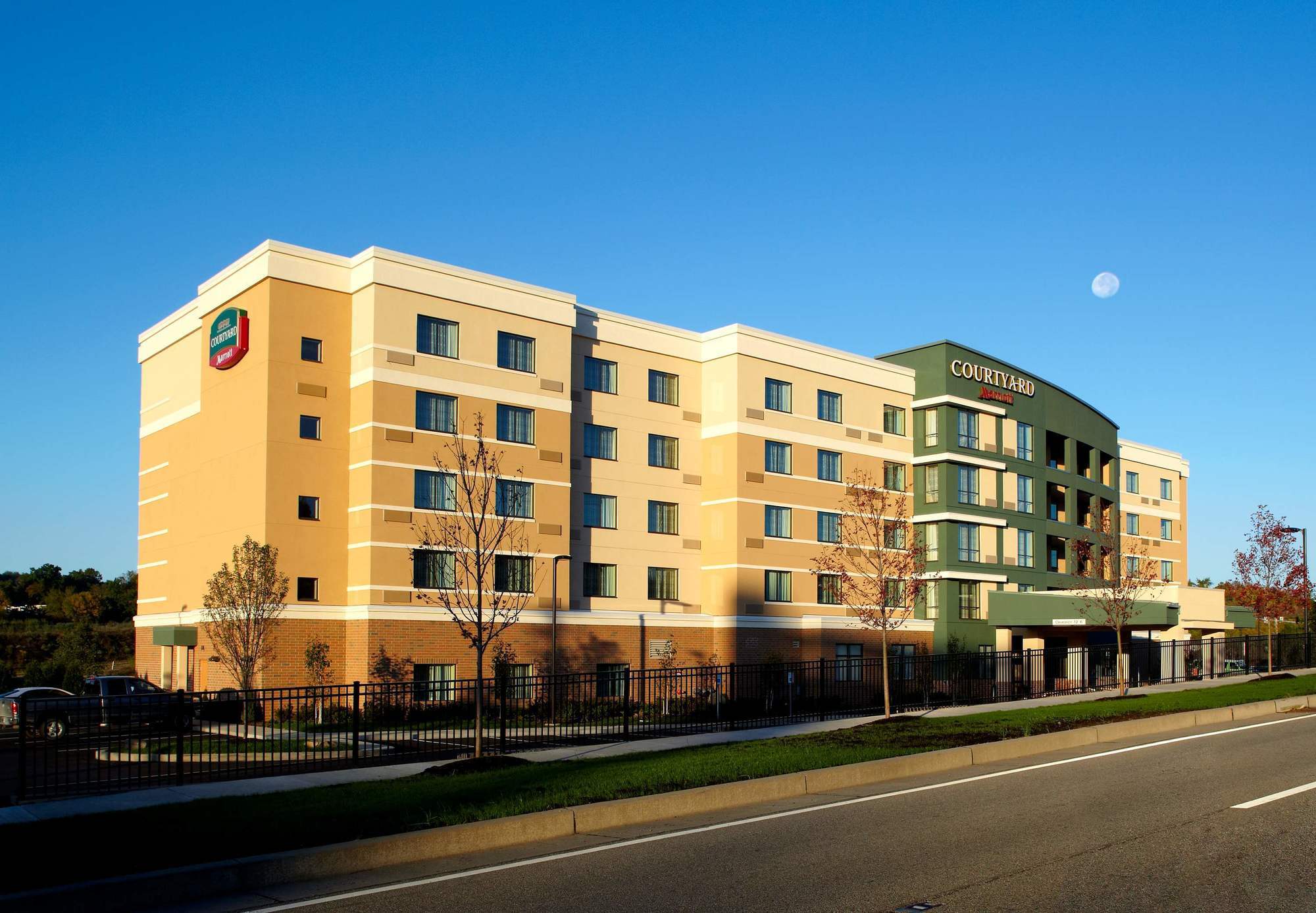 Courtyard Pittsburgh Settlers Ridge/robinson Township Hotel 3*